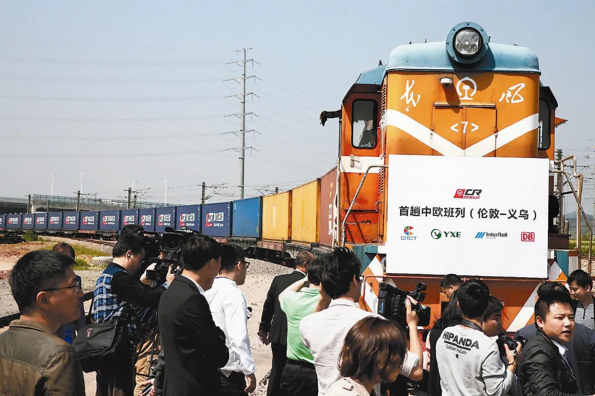 陸英新絲路火車 行萬里抵陸