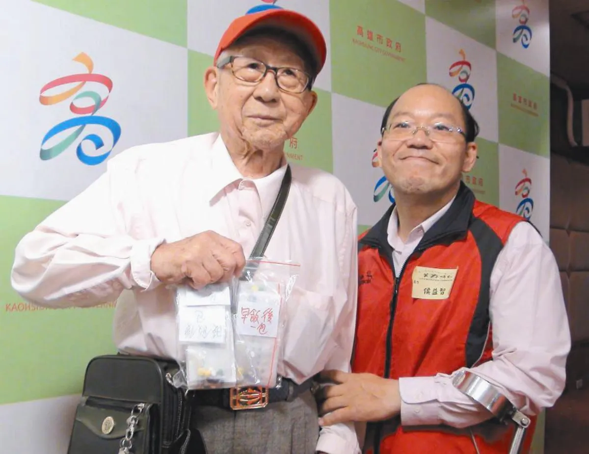 魔力身障藥師 父兼母職、護獨老