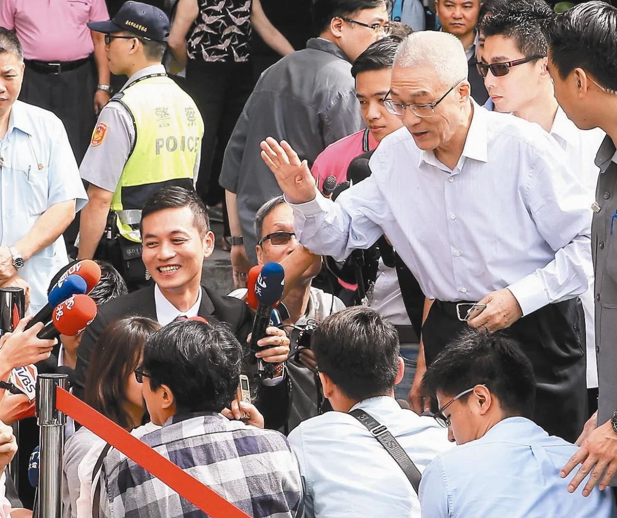 吳敦義過半當選黨魁
