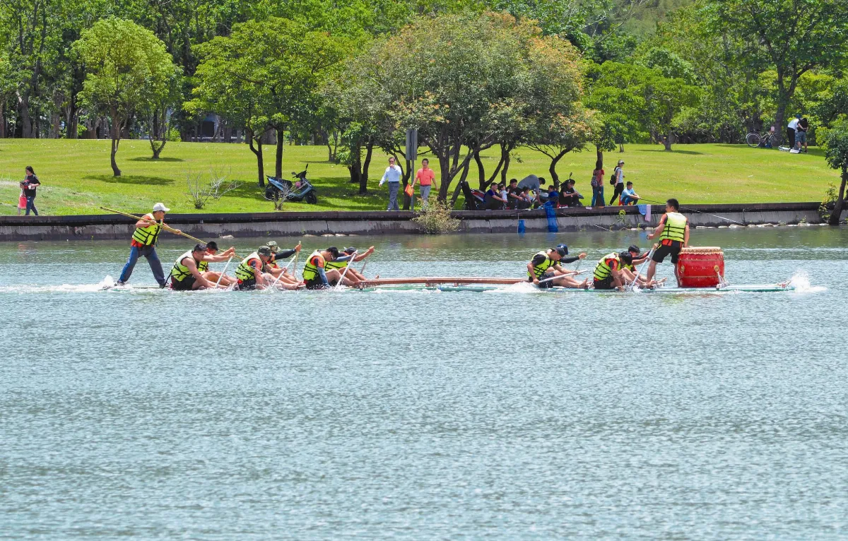 不划龍舟賽竹筏  高雄船老大3連霸