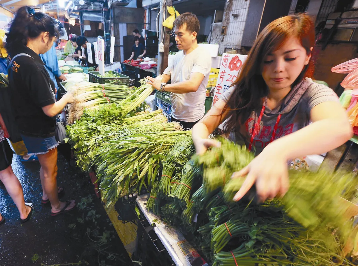 豪雨推升 菜價10級跳
