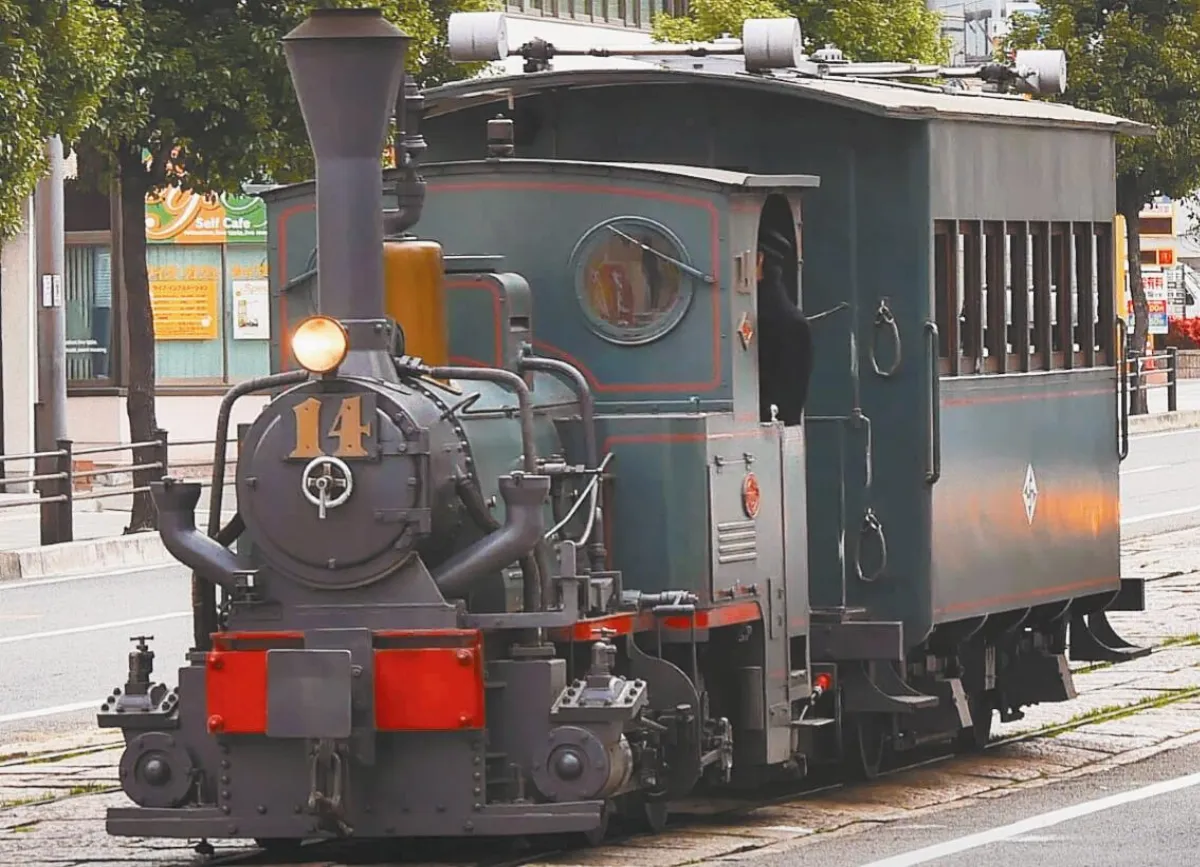 【城市風采】 像火柴盒般的路面電車