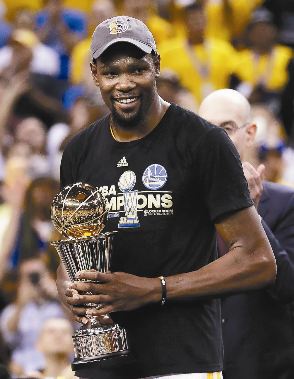 母親付出是他背後最大力量  FMVP 杜蘭特甩杯子蛋糕罵名