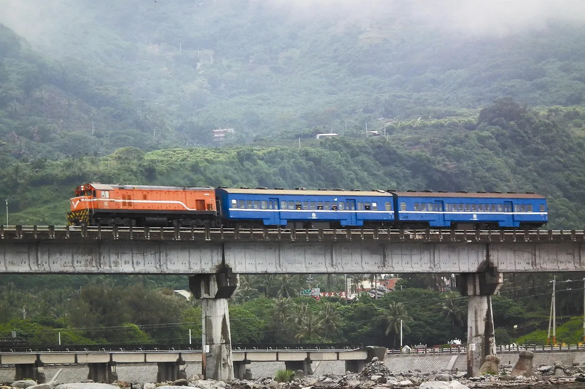 南迴危欄 台鐵：不影響行車安全