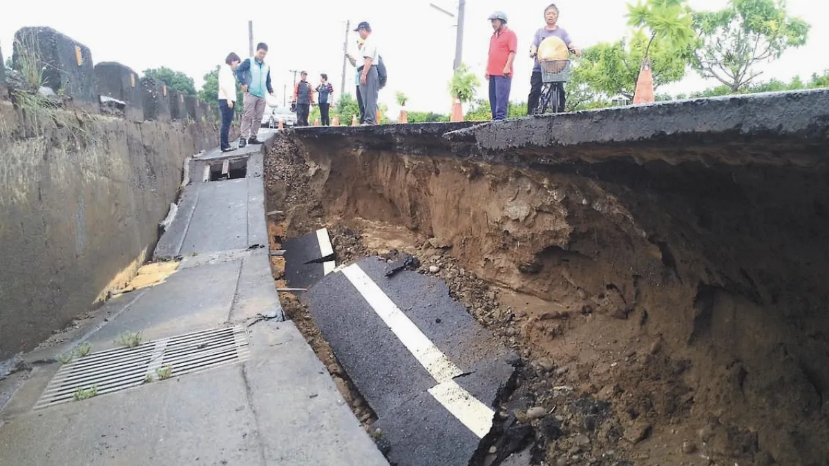 間歇大雨 八卦山多處坍方