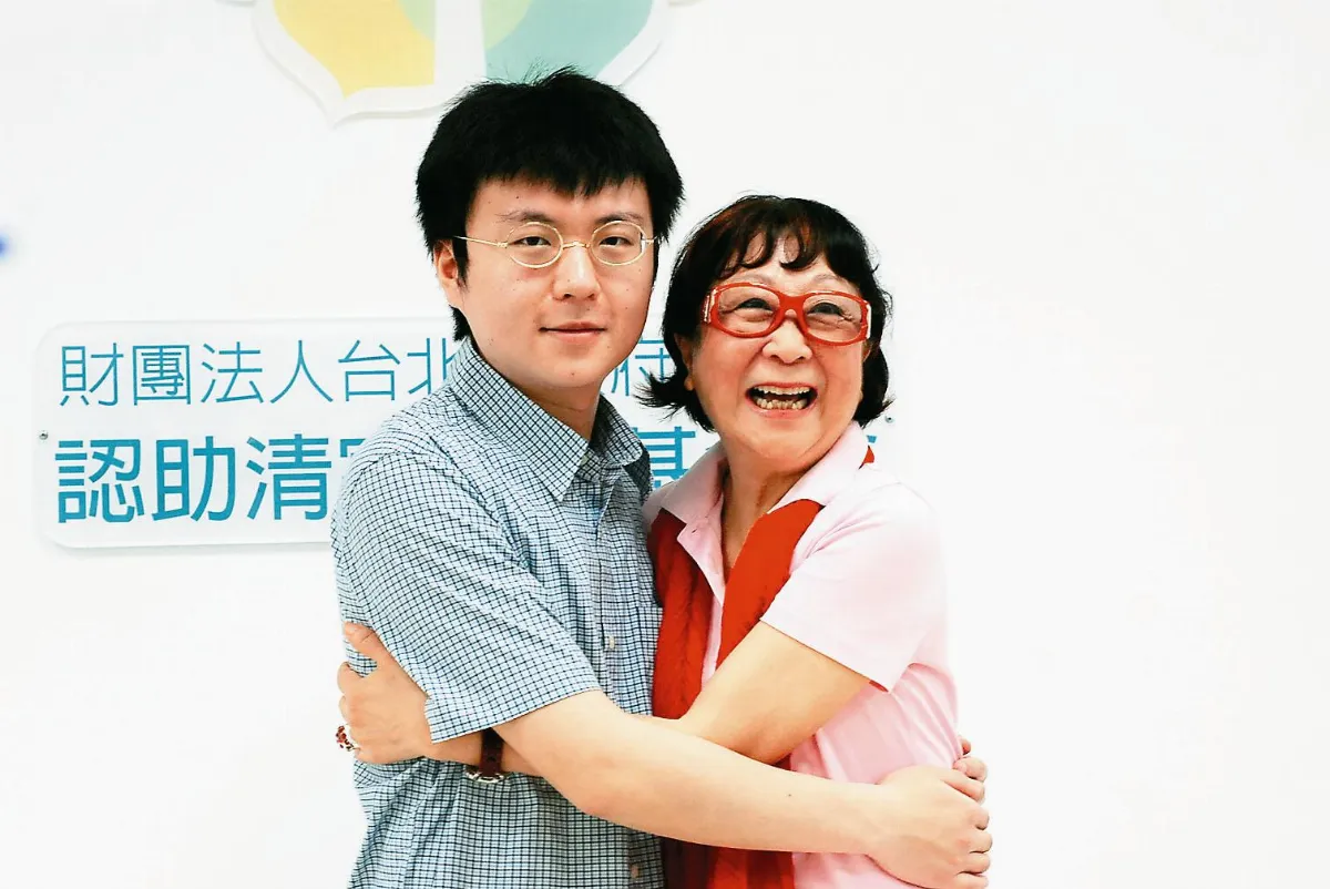 一碗粉圓四人果腹 清寒生受認助 奮發上名校