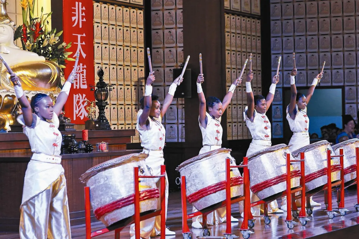 菲國演出 天龍隊鼓舞展自信