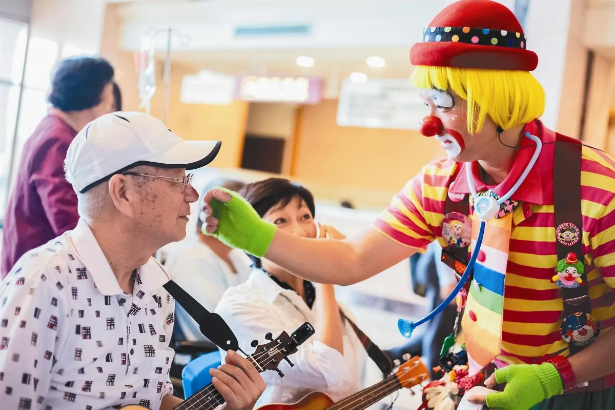 小丑界劉德華 變魔術癒人