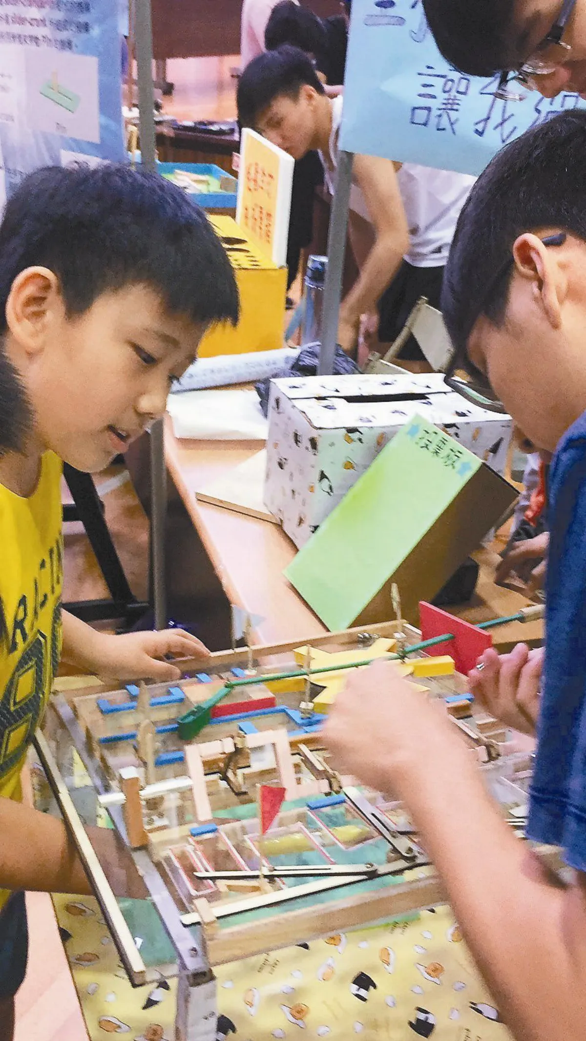 大學生手作玩具 用針筒抓神奇寶貝 師生都愛