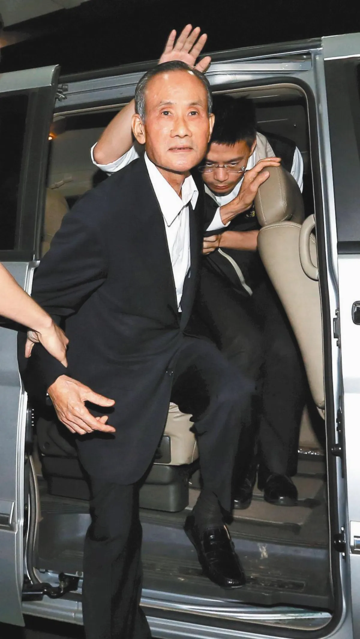 再涉賄賂 趙藤雄遭約談