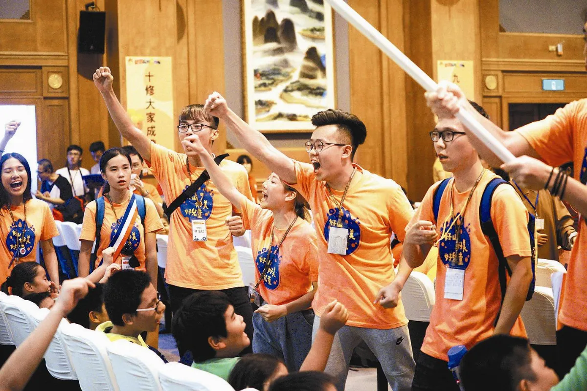 兒夏大會師 2千人探三寶山