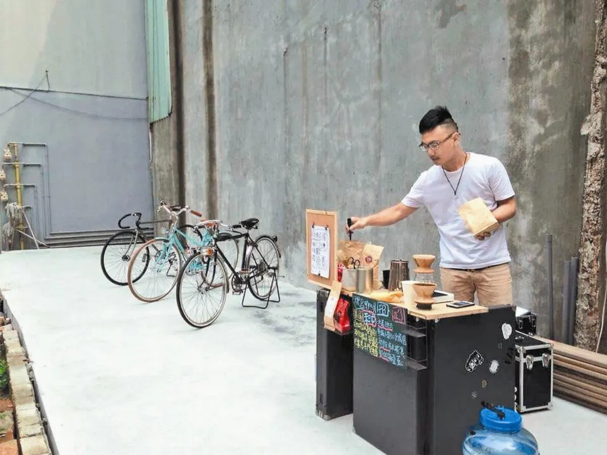 從肄業生 變15張證照咖啡師