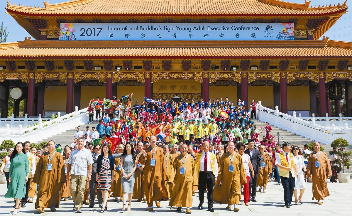 五大洲佛青 500人齊聚西來寺