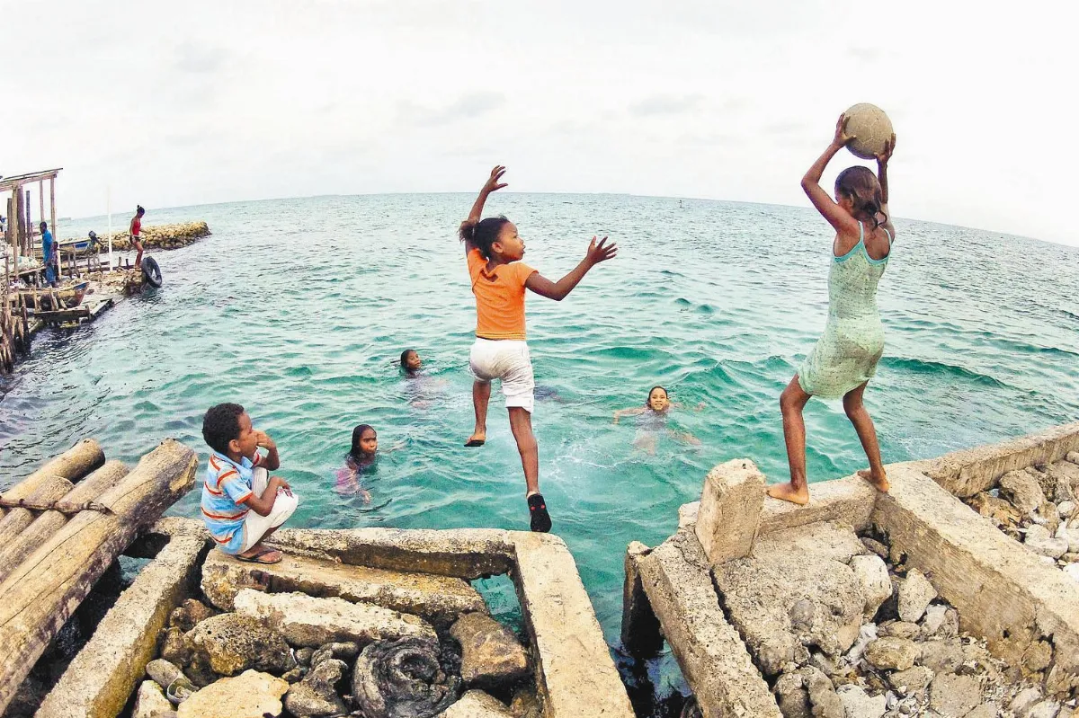 最擁擠小島 想打球須跳海