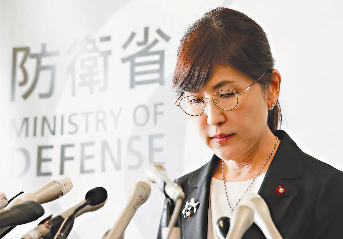 捲自衛隊醜聞 日女防衛大臣請辭