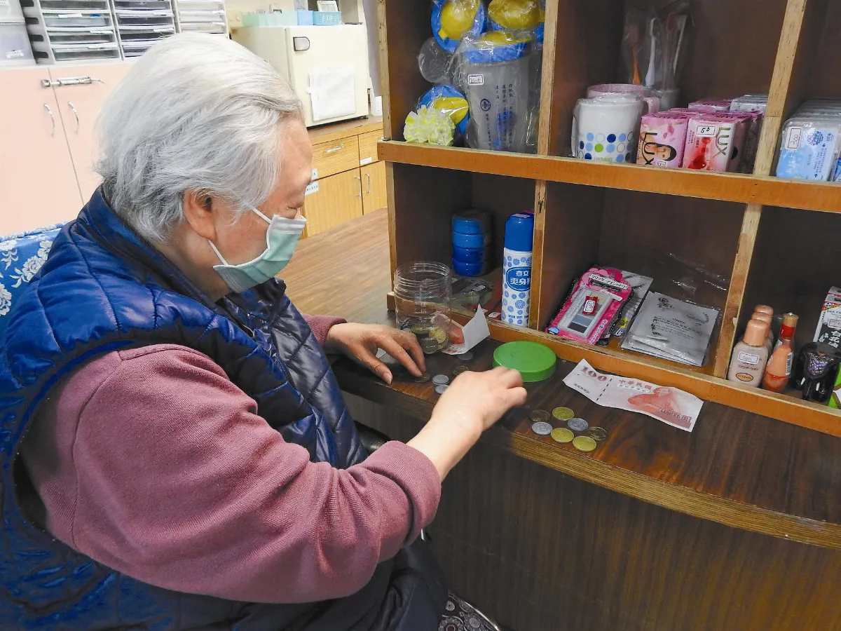 失智嬤的柑仔店 打開記憶之窗
