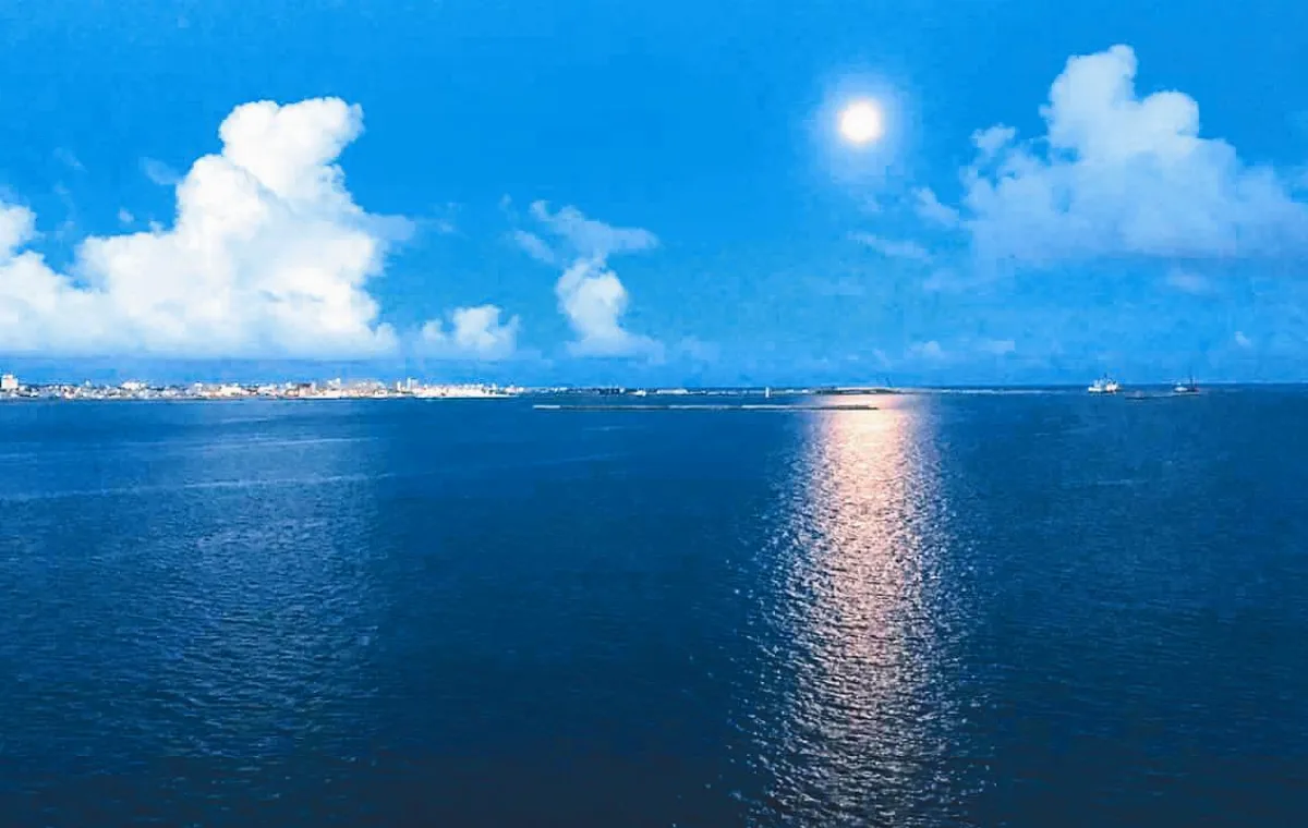 旅行風景 海上生明月