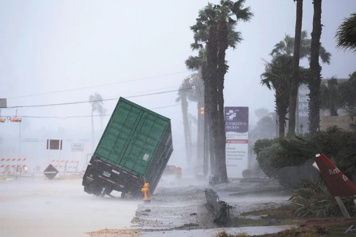 怪獸級颶風襲德州 數十萬人逃命