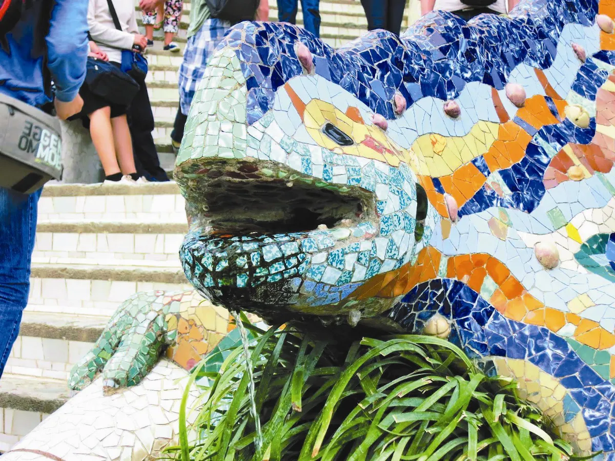 經典建築 繁複且華麗的裝飾 奎爾公園