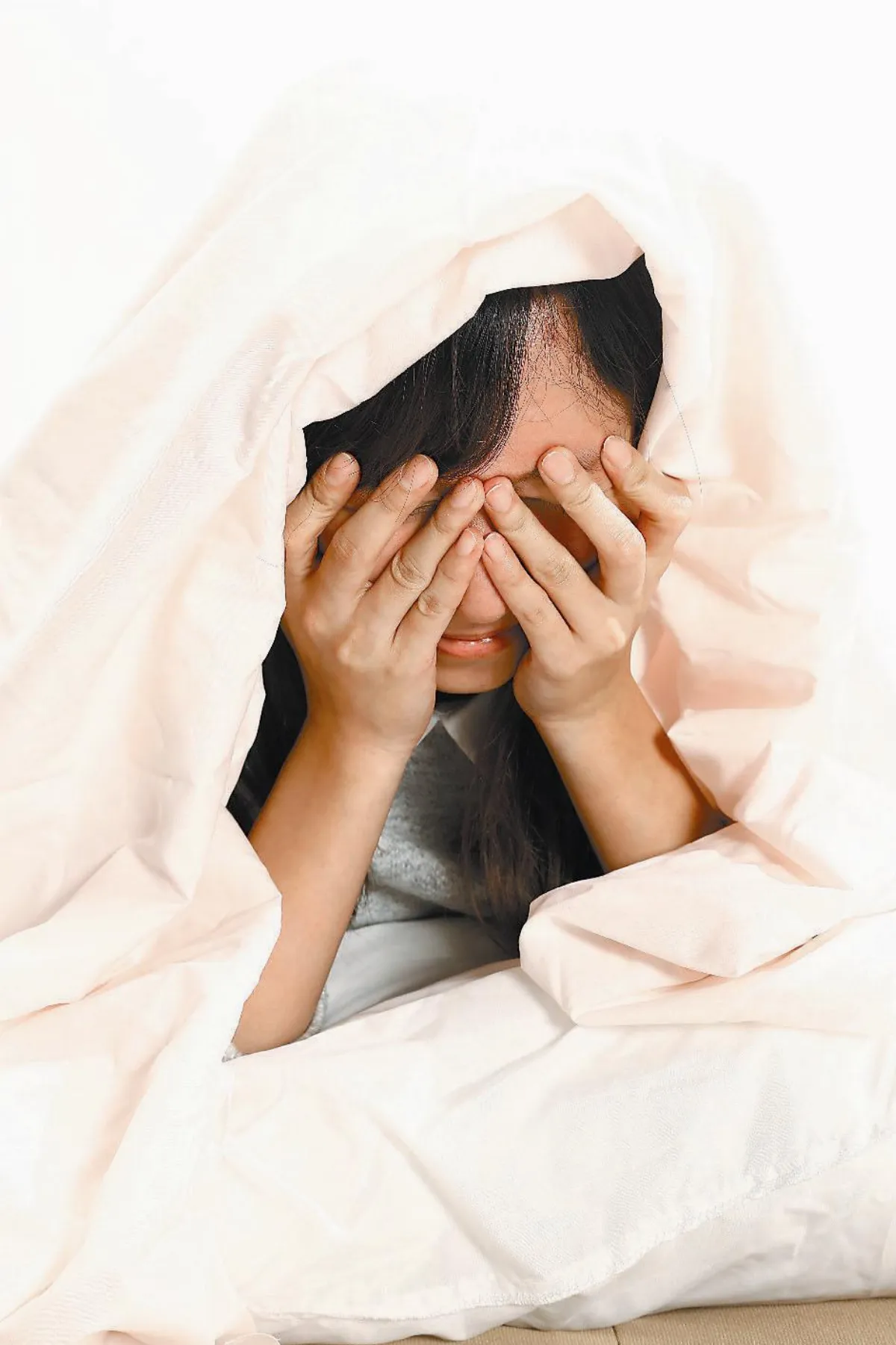 上班族晚睡 逾8成傷神又傷胃