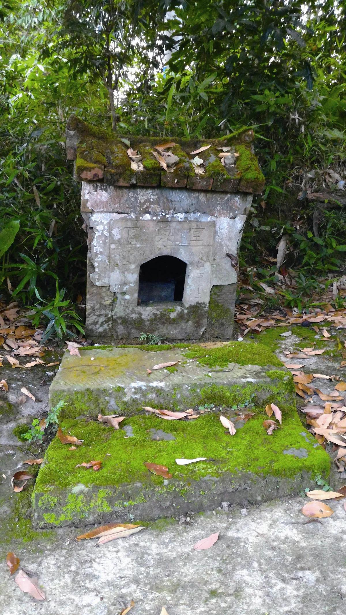 記憶 光影 古樸的土地公廟