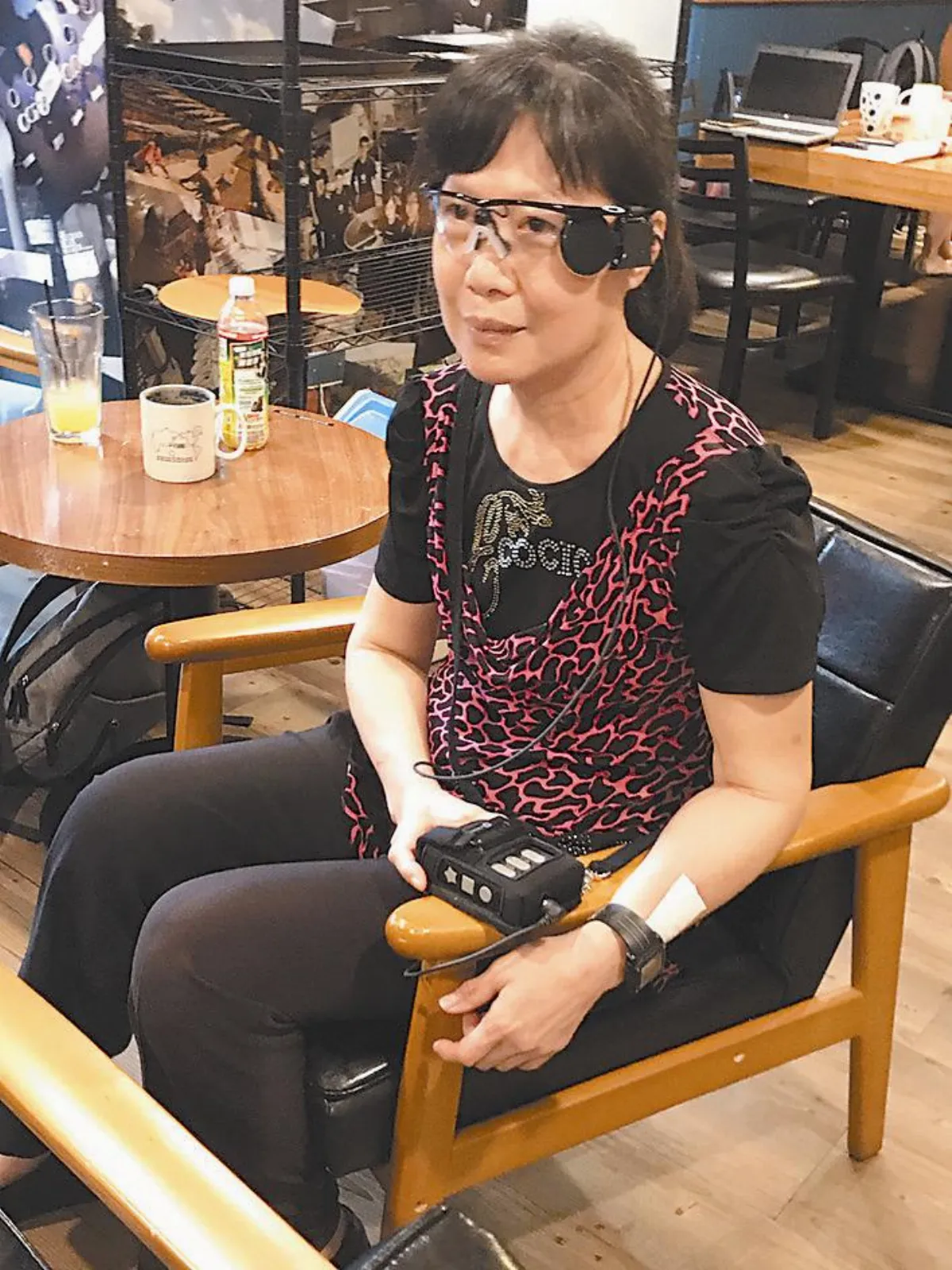 百萬電子眼遭搶 再送一付揪感心