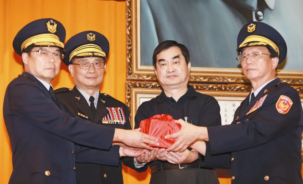 北市警局長交接 三代同堂