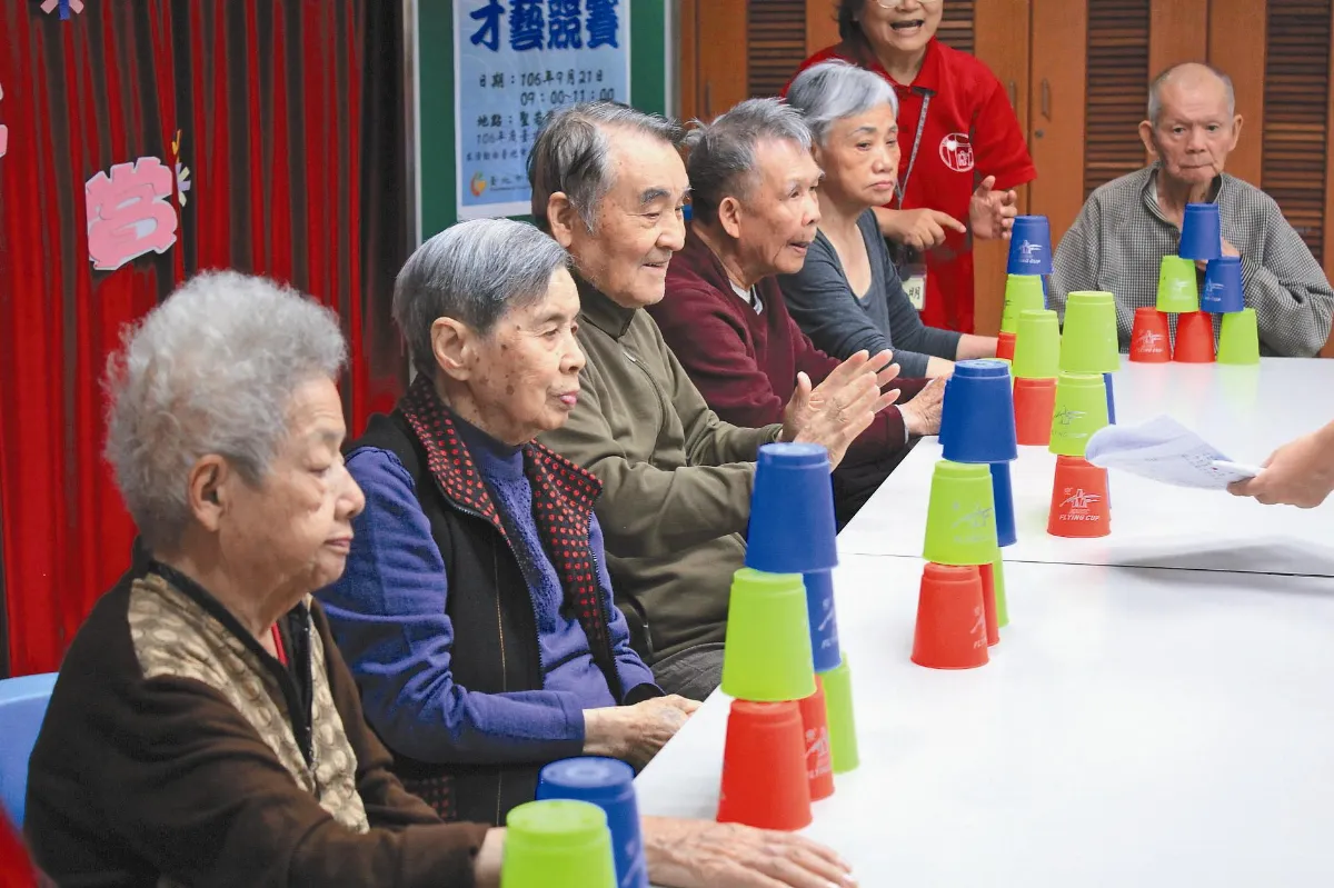 挑戰疊杯 開發潛能抗失智