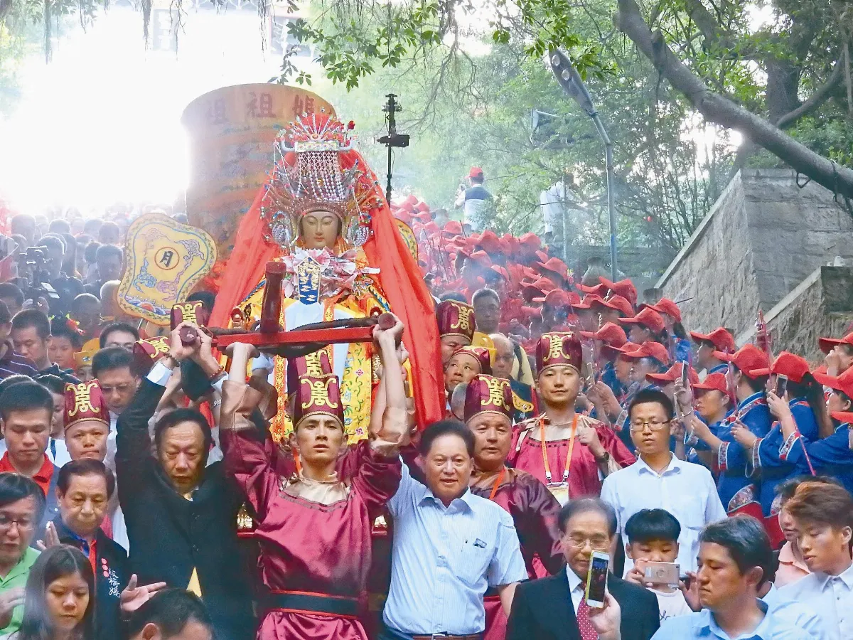 湄洲媽祖抵台 郭台銘抬轎護駕