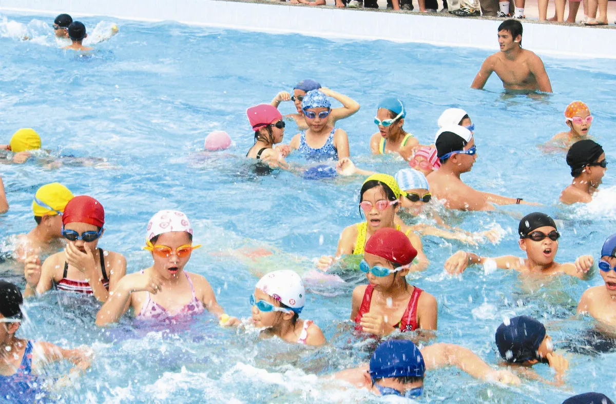 養 眼 專欄 夏天游泳為何容易得結膜炎