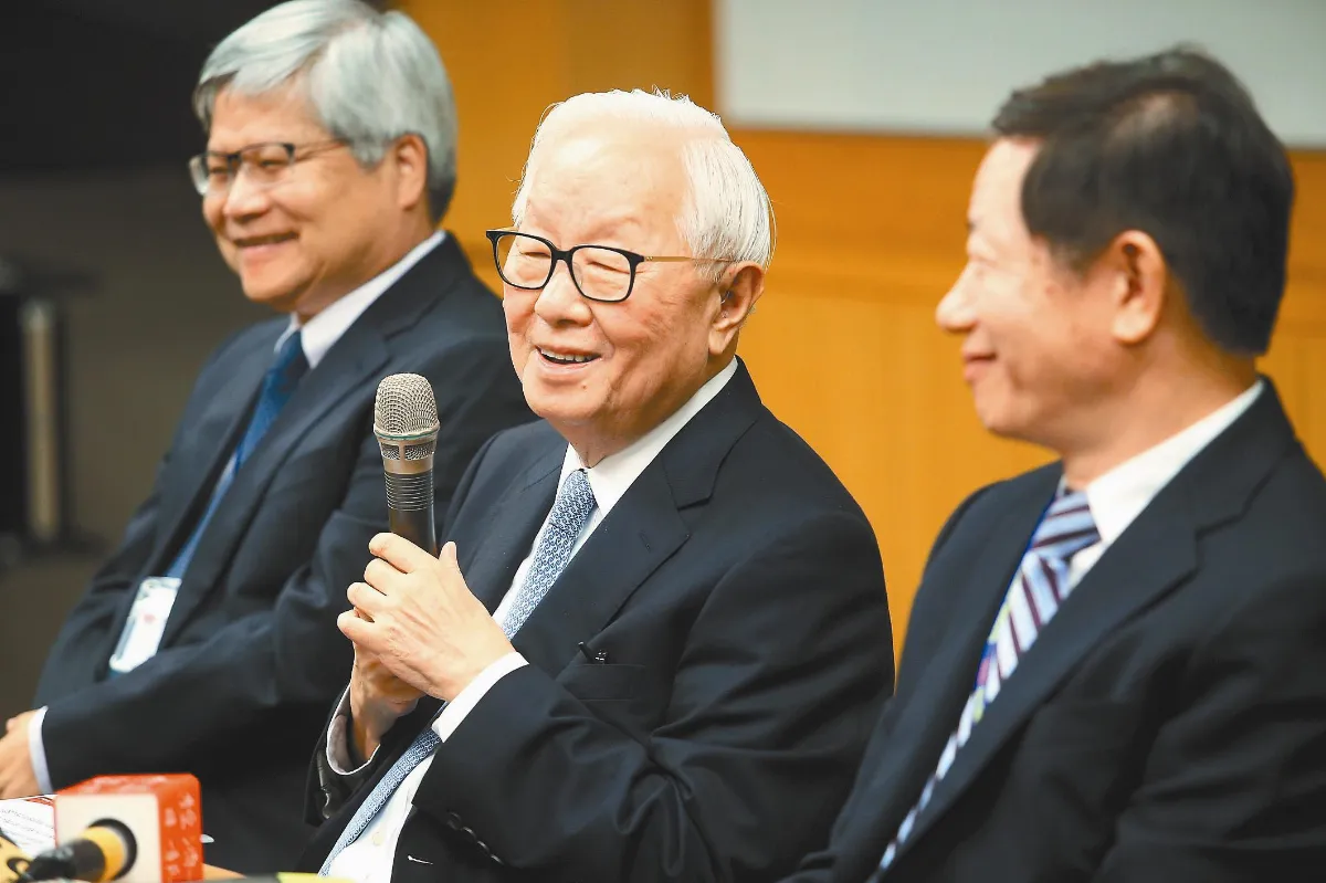 張忠謀明年退休 餘年留給家庭