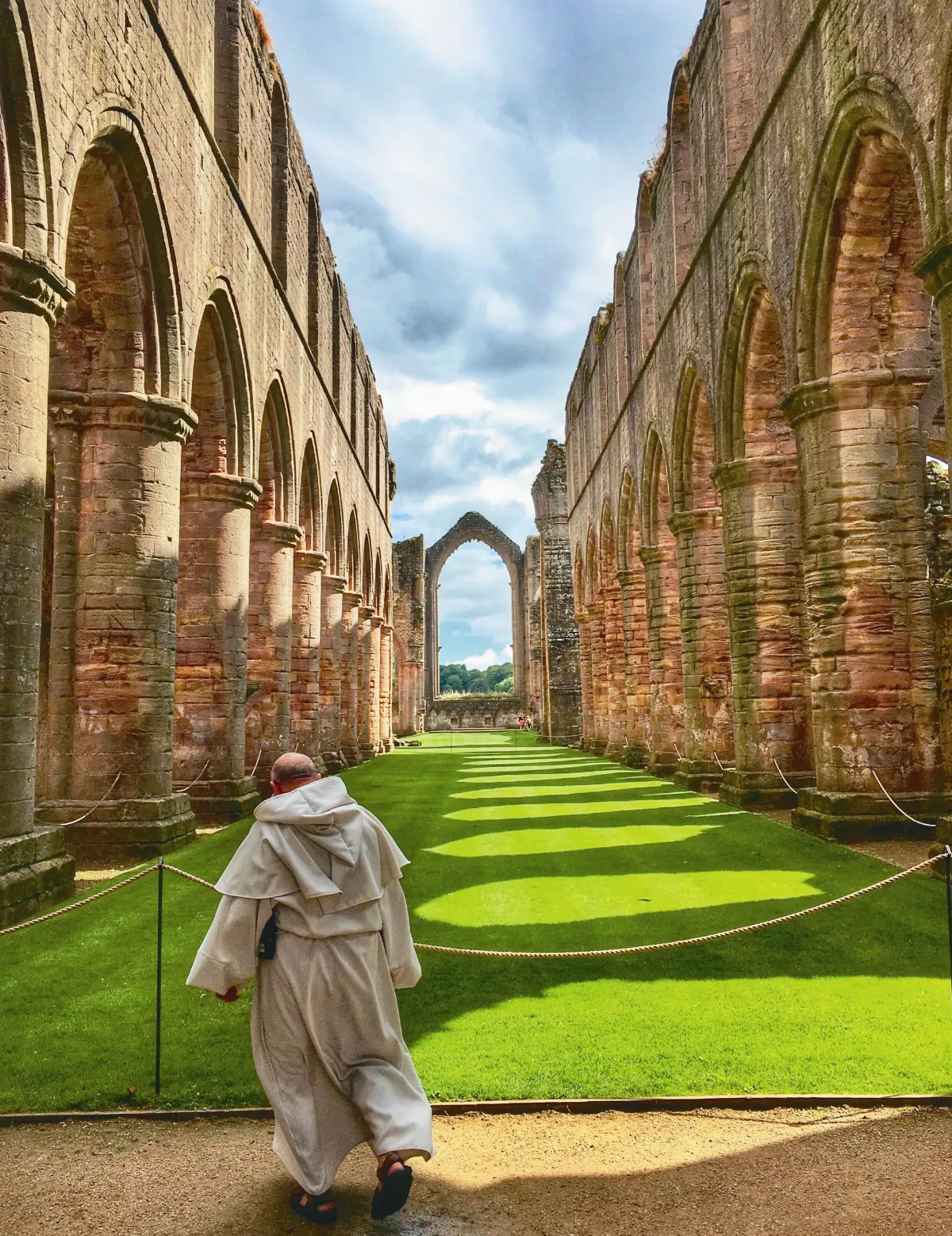 英國世遺 12世紀噴泉修道院