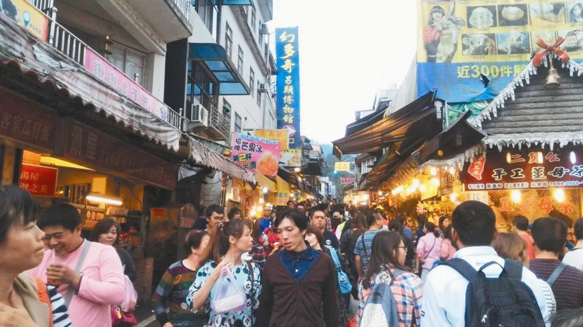 景點塞塞塞 進得去出不來