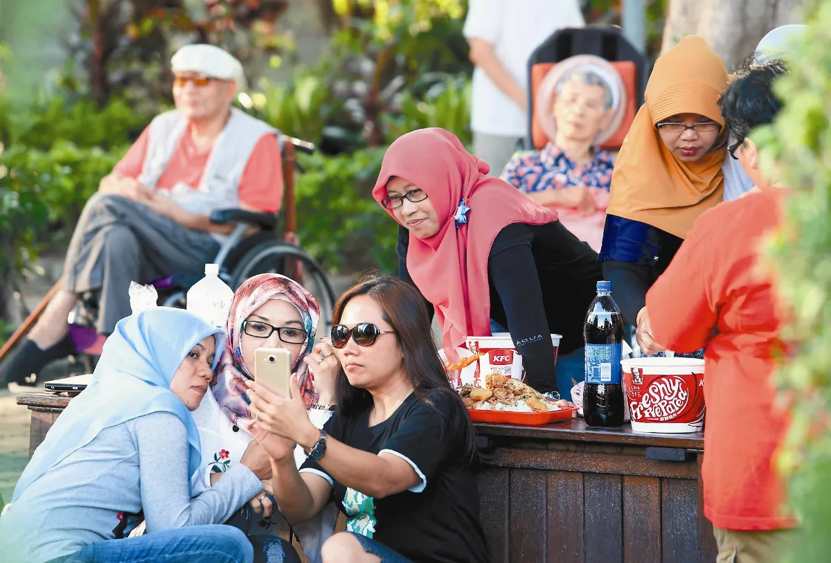 外籍看護飆增 長照2.0藏隱憂