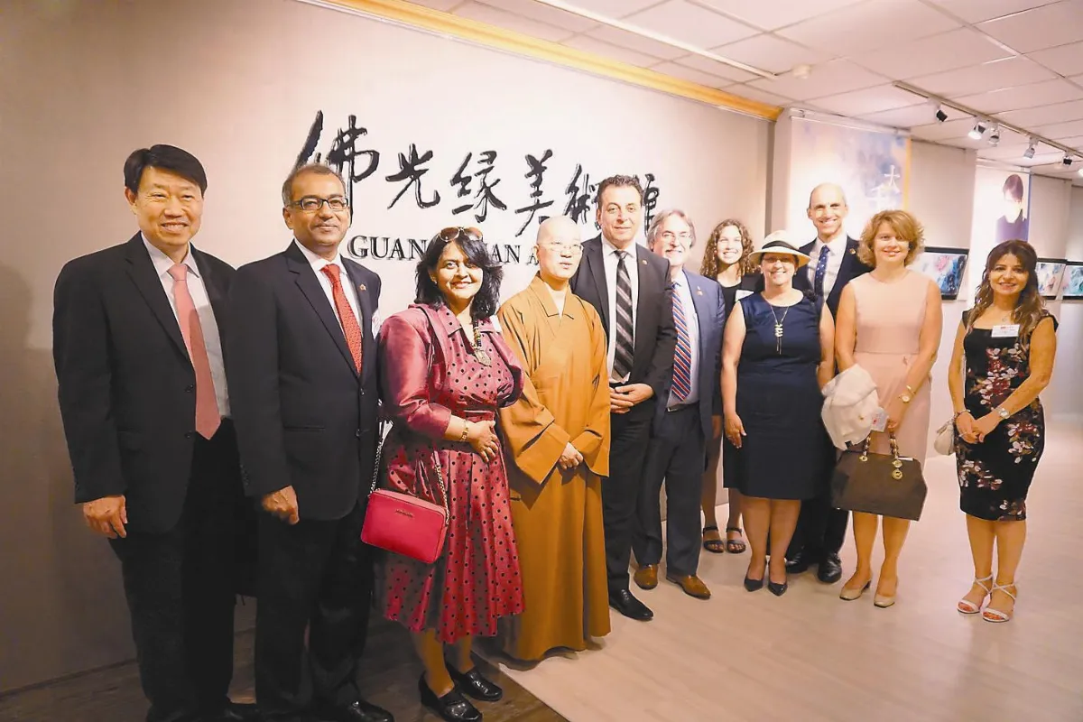 加國會議員 訪台北道場
