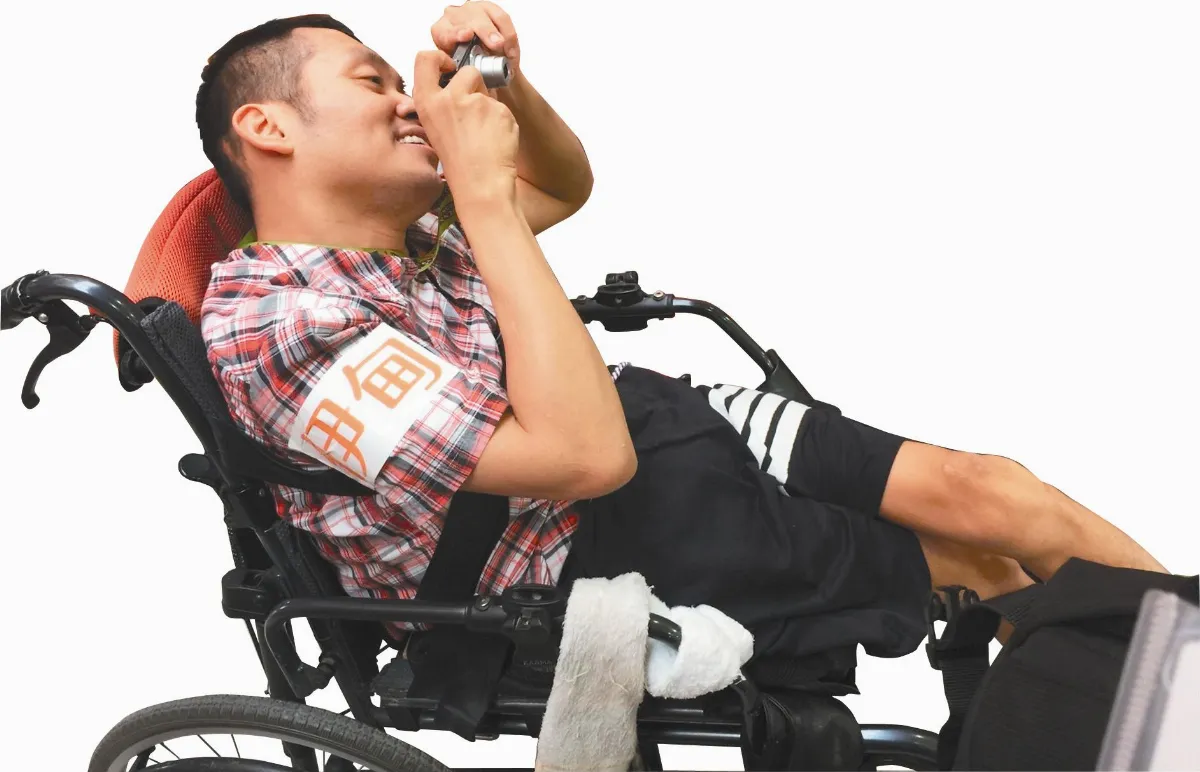 腦麻阿暢攝影魂 拍45度角世界