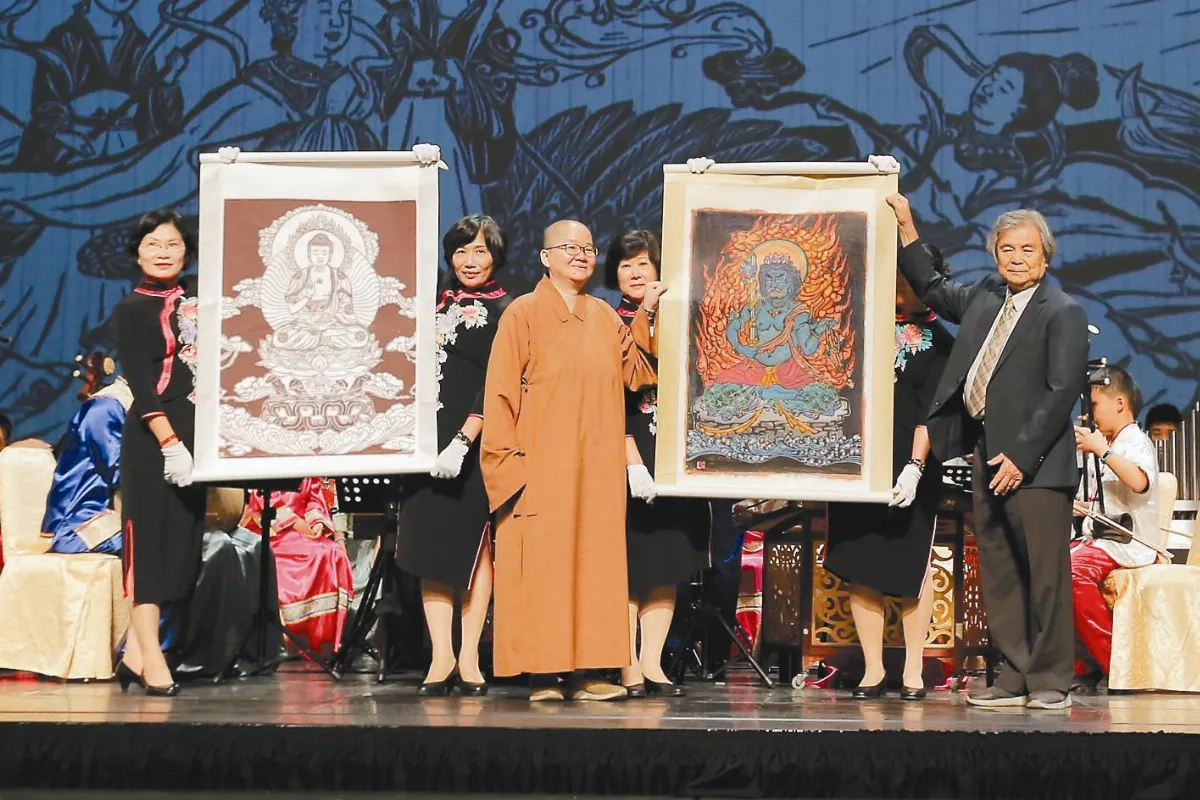 林智信刻〈迎媽祖〉 致力人間藝術