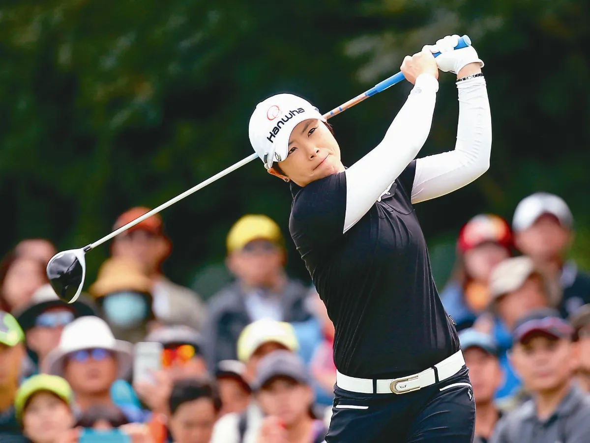 裙襬搖搖 池恩熹贏6桿封后