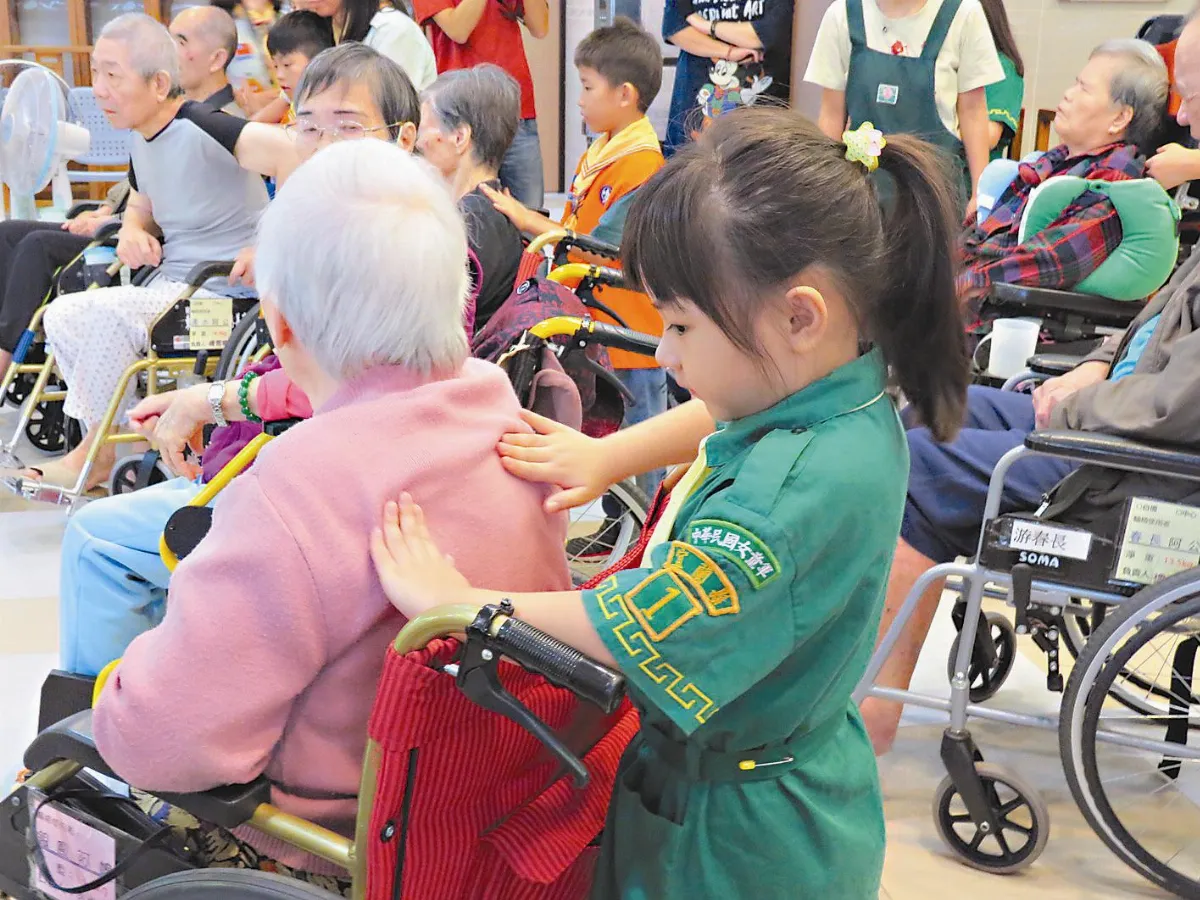 蘭陽童軍 養護中心獻才藝