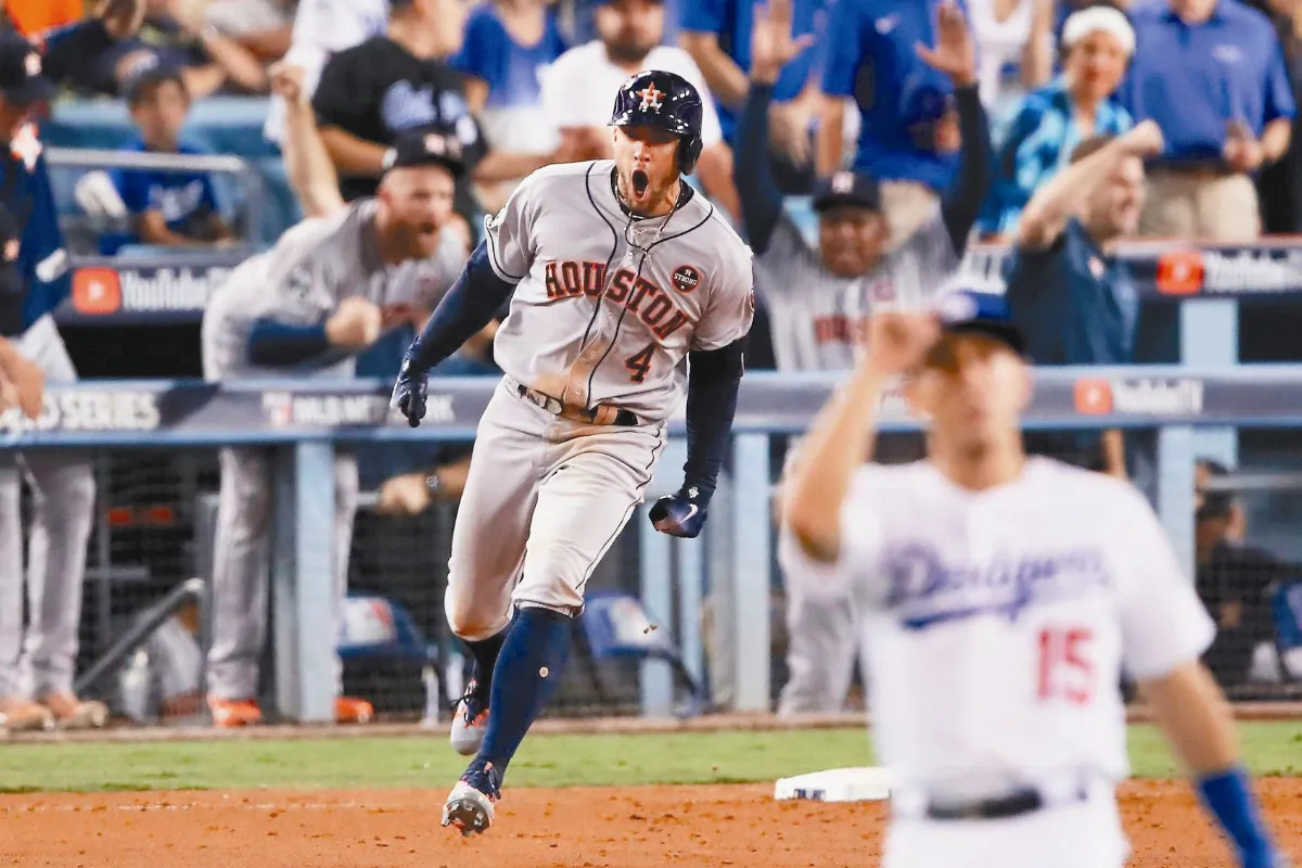 延長賽狂敲3轟 太空人扳平道奇