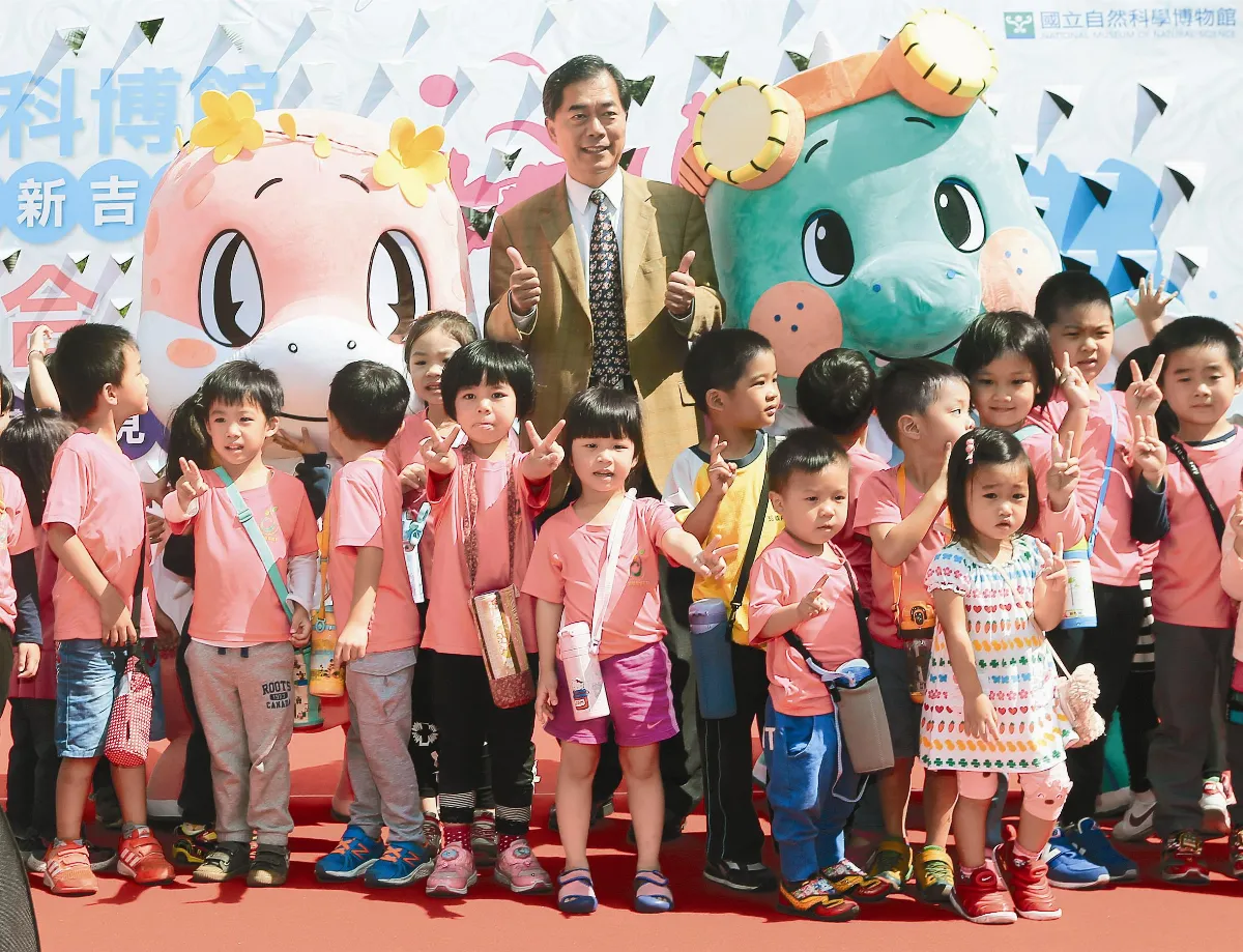 科博館吉祥物 12隻恐龍好吸睛