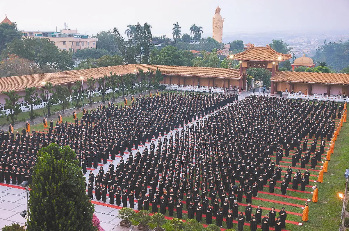 佛光山在家戒會 2千佛子以戒為師