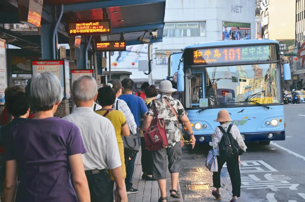 搭公車免錢 基隆老人月乘200次