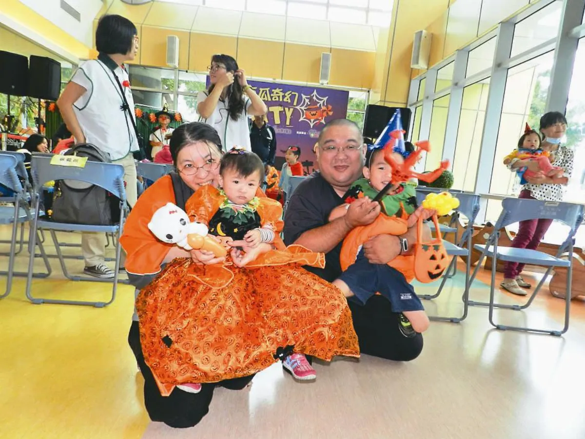 紅鼻子醫生 與病童同歡