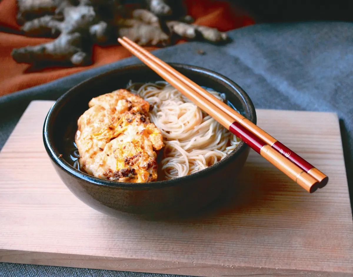 逸饗蔬食 麻油薑蛋麵線湯