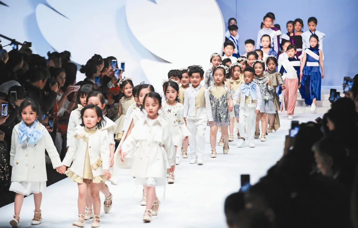 服裝設計師許馨尹 親子女王 服裝也是一種教育