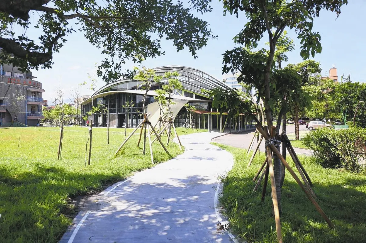 台北網球中心 摘建築首獎