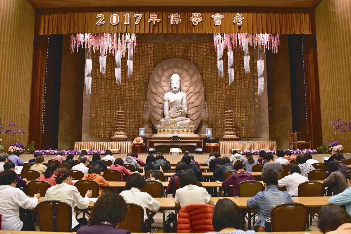 高雄佛學會考 千餘信眾入法海