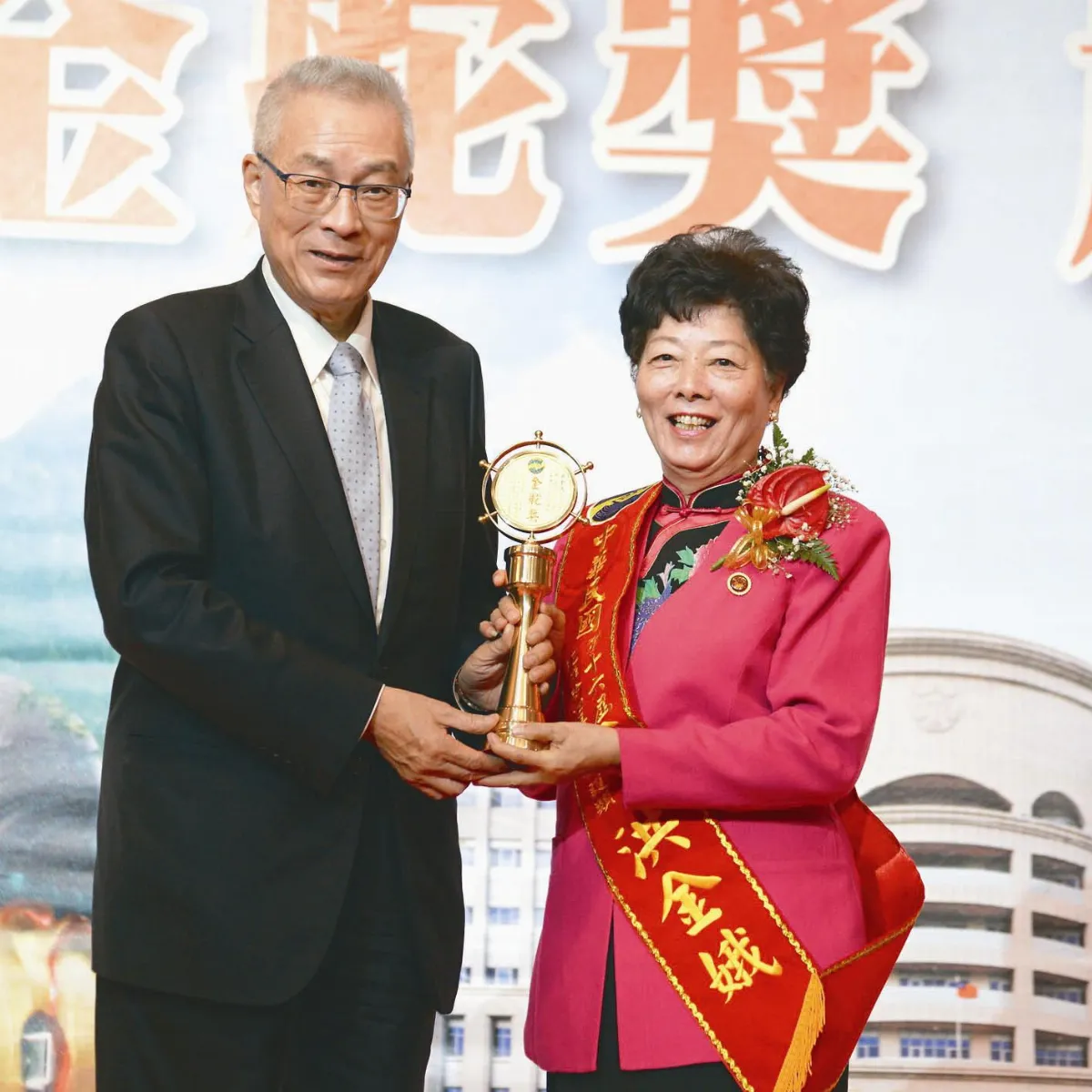 監獄佈教16年 洪金娥獲金舵獎
