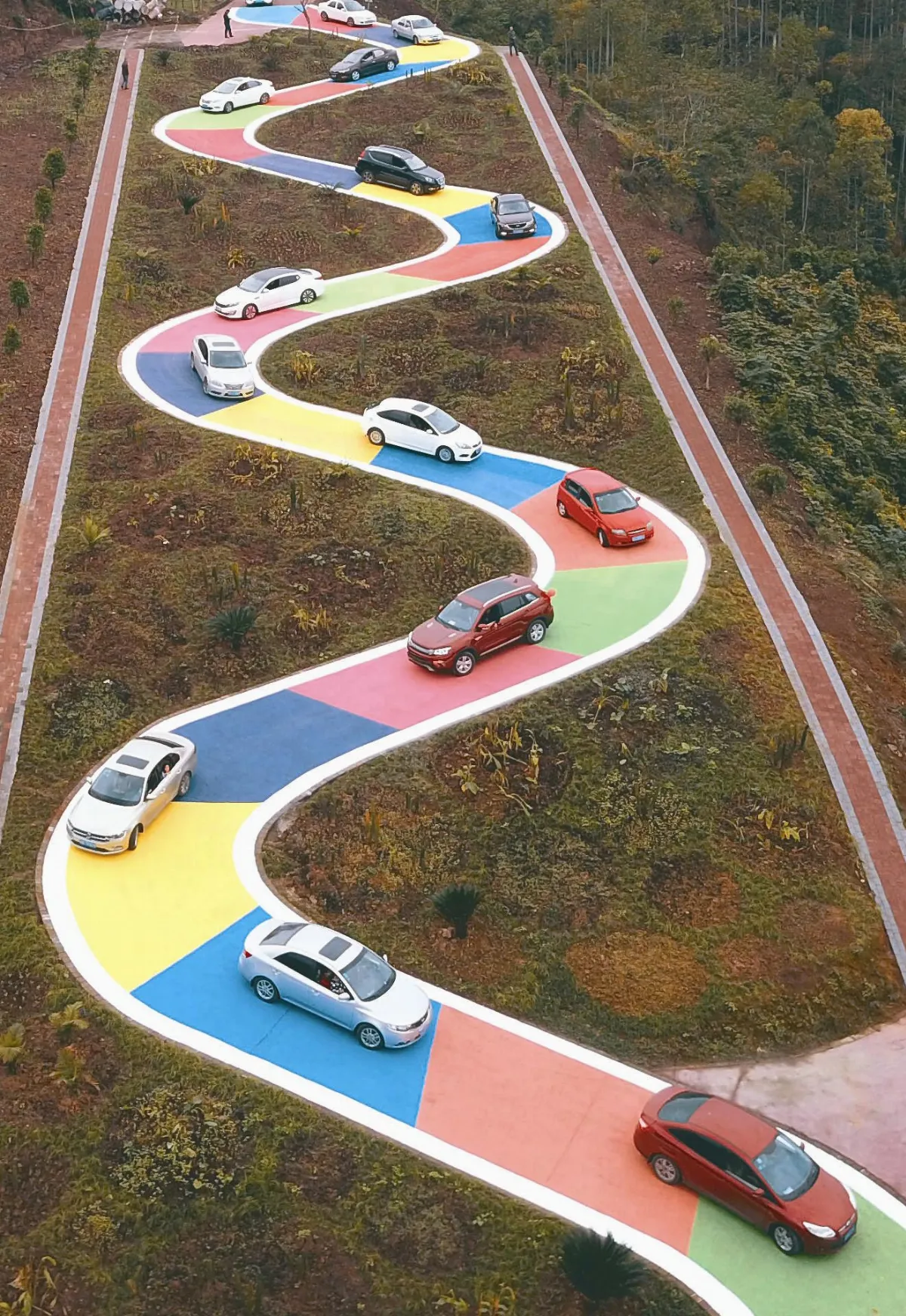 療癒公路 跟山景比美